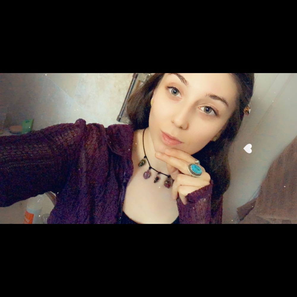 Meet your Posher, Desiree